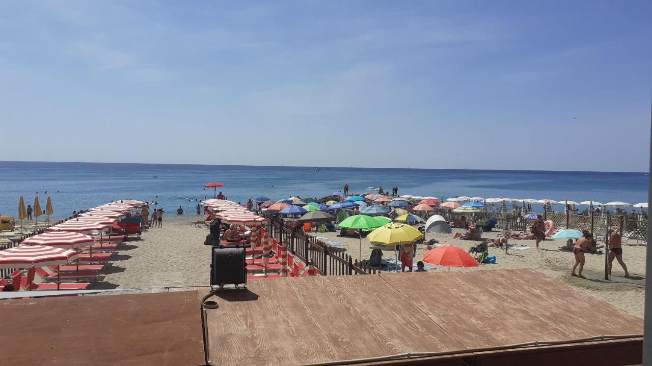 La Casa Di Pepe Appartement Pietra Ligure Buitenkant foto